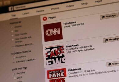 «Fake news» : les médias mainstream français s&rsquo;allient avec Google et Facebook pour cadrer l&rsquo;info