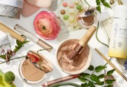 San Francisco Equity achète Jane Iredale