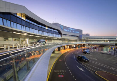 Aéroport de Toulouse : destinations, parkings, navette, toutes les infos pratiques