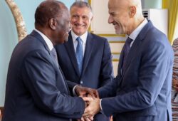 Le Président de la République, Alassane Ouattara, le Président-Directeur Général du Groupe ENI, Claudio Descalzi