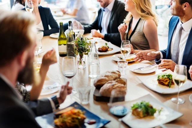 Conseils pour un repas d&rsquo;affaires réussi