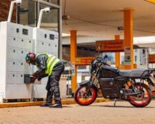 BII investit 5 millions $ dans ARC Ride pour déployer 5000 motos électriques au Kenya
