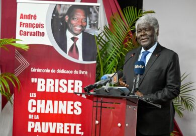 le livre éponyme de André Carvalho présente le parcours d’un homme déterminé à briser les chaînes de la pauvreté (Images)