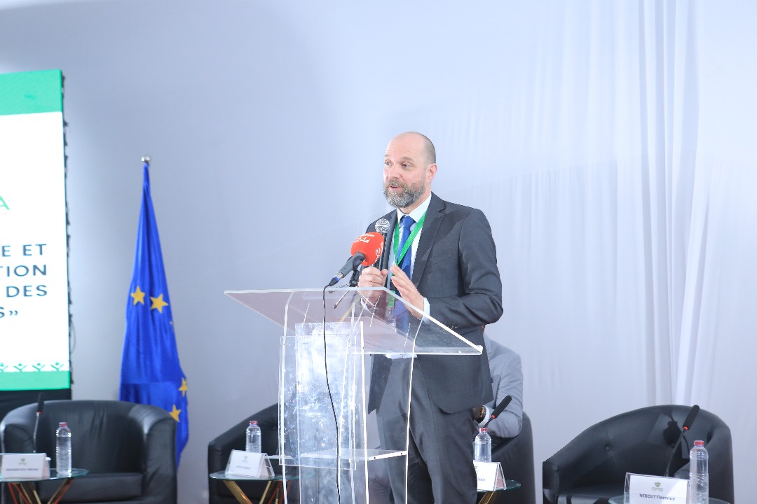 𝐓𝐫𝐚𝐧𝐬𝐢𝐭𝐢𝐨𝐧 𝐚𝐠𝐫𝐢𝐜𝐨𝐥𝐞 𝐟𝐚𝐜𝐞 𝐚𝐮𝐱 𝐞𝐧𝐣𝐞𝐮𝐱 𝐝𝐞𝐬 𝐜𝐡𝐚𝐧𝐠𝐞𝐦𝐞𝐧𝐭𝐬 𝐜𝐥𝐢𝐦𝐚𝐭𝐢𝐪𝐮𝐞𝐬 (Images)