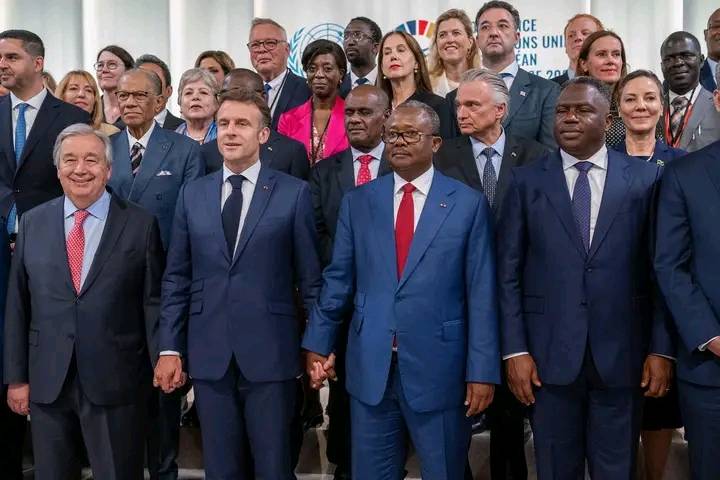 Emmanuel Macron a affirmé qu&rsquo;il veut aider l&rsquo;économie Africaine à se relever lors du sommet sur l&rsquo;océan à Nice en France (Images)