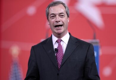 Levée de rideau pour Nigel Farage