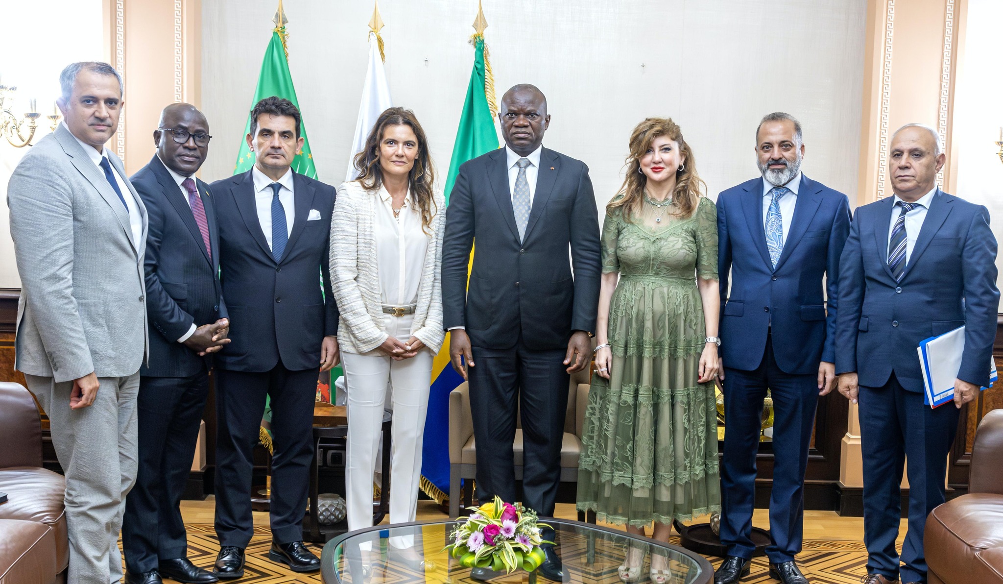 Brice Clotaire Nguema, a reçu une délégation du groupe GÜLSAN, Chairman Energy… [Images]
