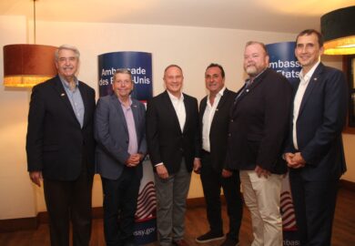 L’Ambassadeur Raynor a eu l’honneur de participer au dîner de présentation de la U.S. Meat Export Federation avec leur partenaire local Beluga [Images]