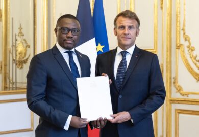 Présentation des lettres de créances de M. l&rsquo;Ambassadeur Louina VOLCY au President Emmanuel MACRON. (photos)