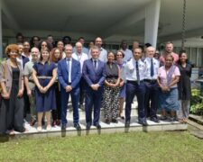 L&rsquo;Ambassadeur de France au Cameroun rencontre la communauté française à Douala