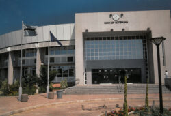 La Banque du Botswana relève son taux directeur pour freiner la tension sur le marché monétaire