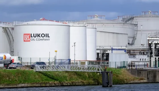 La vente des actifs de Lukoil offre une opportunité à l’Afrique, mais pose des défis