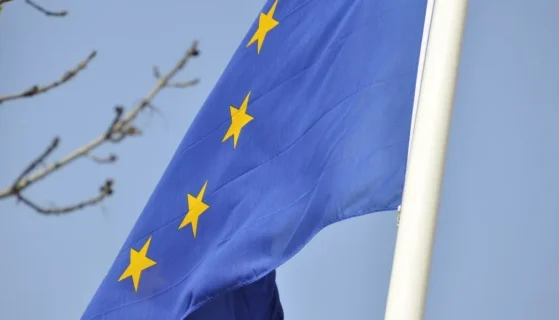 Côte d’Ivoire : l’UE investit 7 millions d’euros pour des élections 2025 transparentes et apaisées