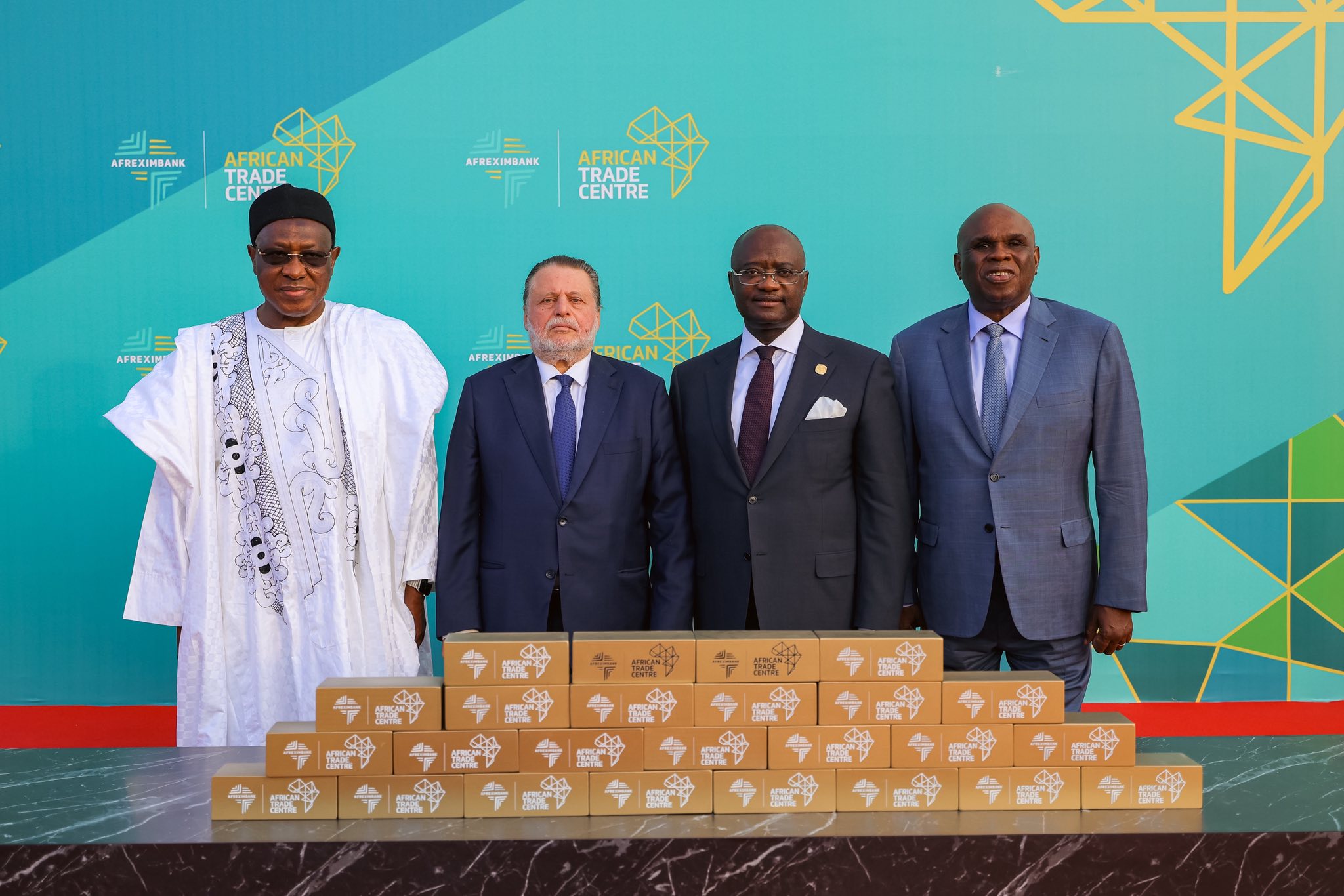 Afreximbank procède à la pose de la première pierre de son centre commercial et de son nouveau siège social dans la nouvelle capitale égyptienne [Images]