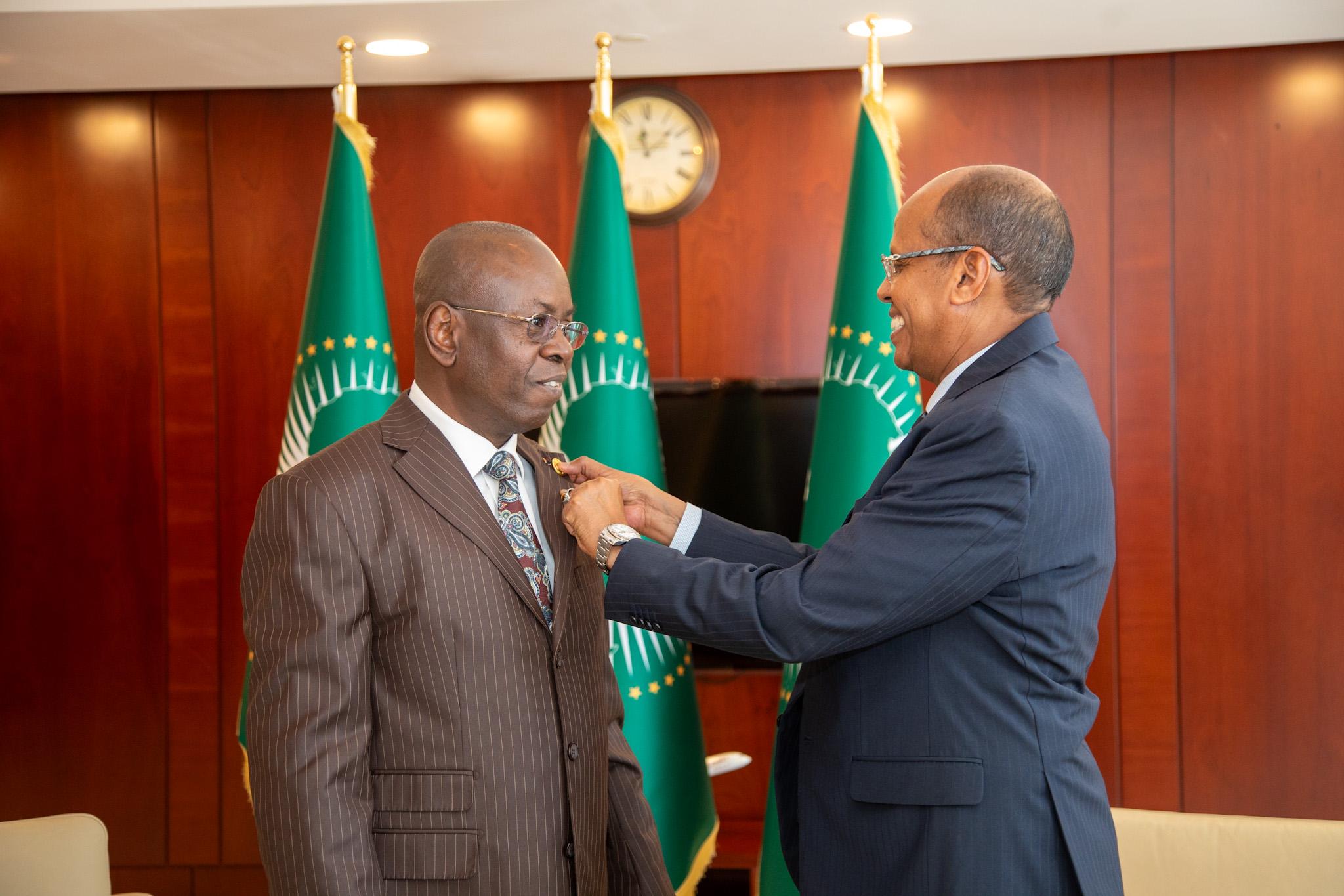 Le Président de la Commission de l&rsquo;UA, a fait ses adieux à l&rsquo;Ambassadeur de la République du Congo et Représentant permanent auprès de l&rsquo;UA [Images]