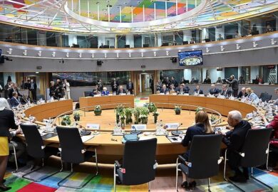 Comment les accords commerciaux sont-ils adoptés dans l&rsquo;Union européenne ?