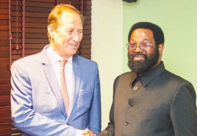 Le plaisir d&rsquo;accueillir au Ghana Bruno Fuchs, député français et président de la commission des affaires étrangères au Parlement français. (photos)