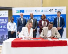 Sophie Viger, directrice Générale du réseau Écoles 42 a signé un accord de partenariat avec l’Association Djibouti. (photos)
