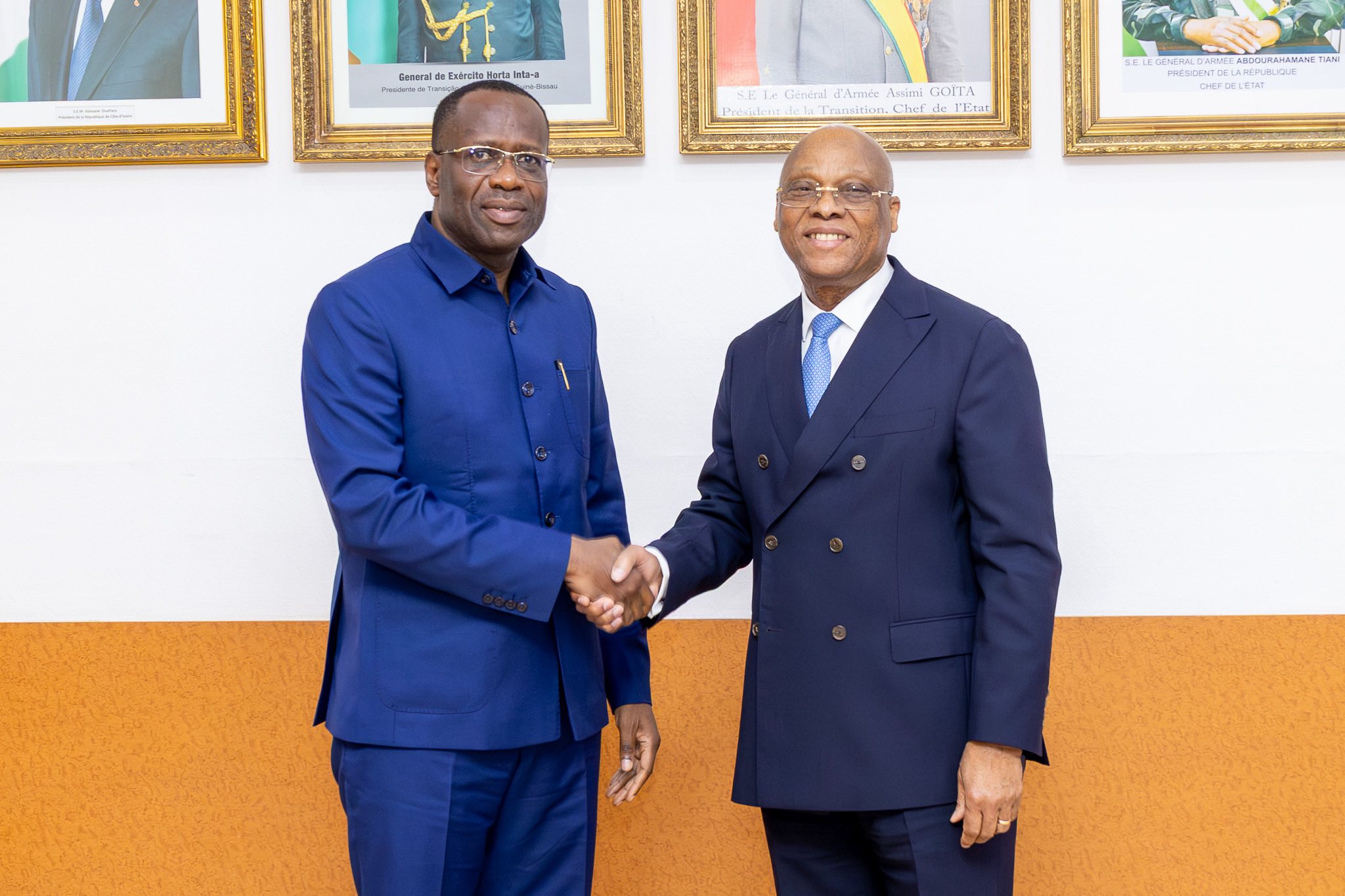 à Dakar, mon homologue, Monsieur Yvon SANA BANGUI, Gouverneur de la Banque des Etats de l’Afrique Centrale (BEAC). (photos)