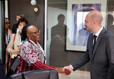 Rencontre entre les ministres français et namibien des affaires étrangères à Nairobi. (photos)