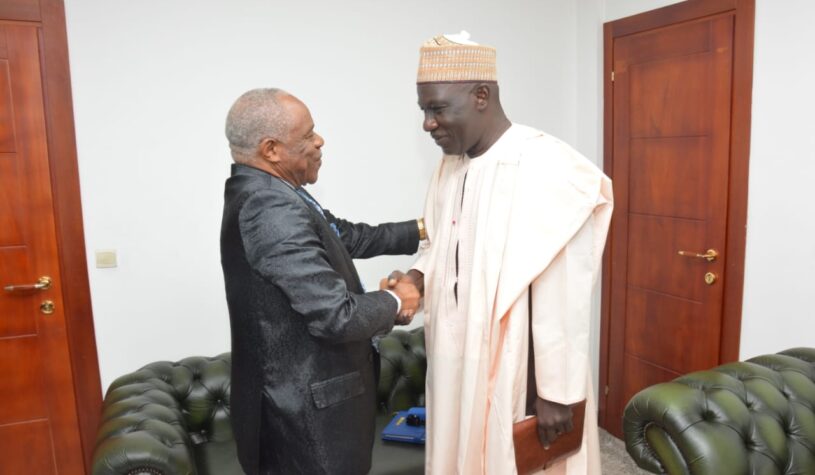 Alamine Ousmane Mey, a accordé à Yaoundé, une audience solennelle à Baltasar Engonga Edjo&rsquo;o. (photos)