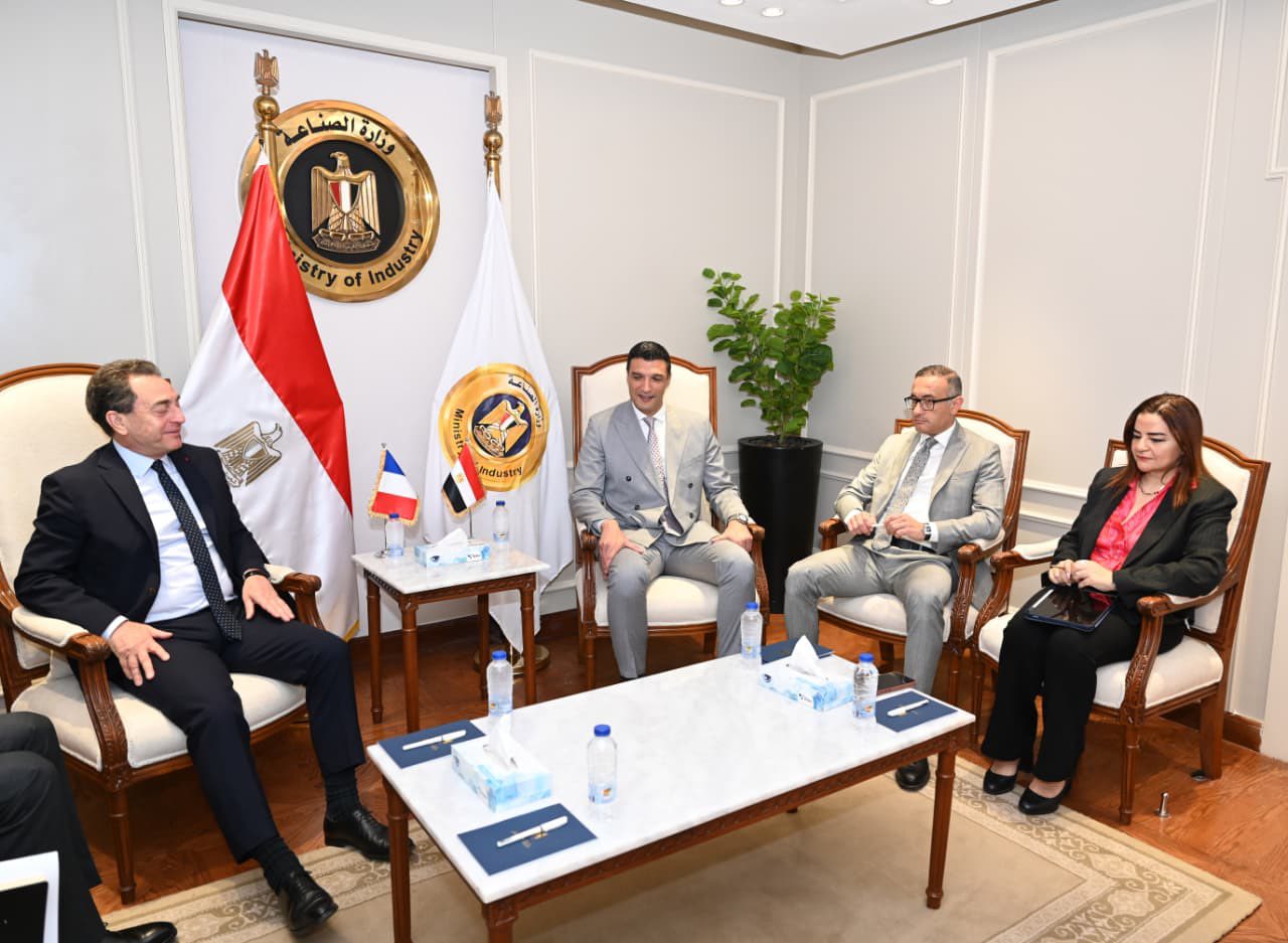 Égypte, rencontre constructive entre l’Ambassadeur de France et S.E. Khaled Hashem, Ministre de l’Industrie. (photos)