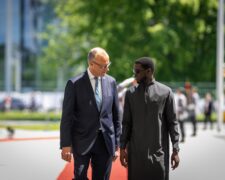 Le Président , Bassirou Diomaye Faye, s’est entretenu, à Berlin, avec le Chancelier d’Allemagne, Son Excellence Monsieur Friedrich Merz. (photos)
