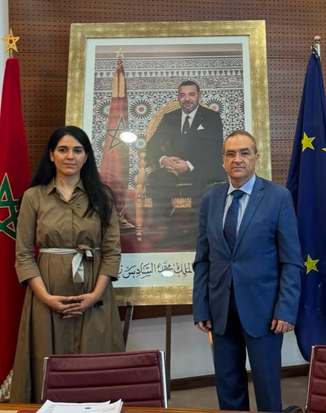 Saeed Belkacem avec Mme Wafa Jamali, pour échanger sur le rôle du soutien social pour sortir de la pauvreté au Maroc. (photos)