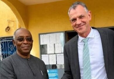 l’Ambassadeur d’Allemagne, Christian Sedat, a rencontré plusieurs hautes personnalités de la ville de Bafoussam. (photos)