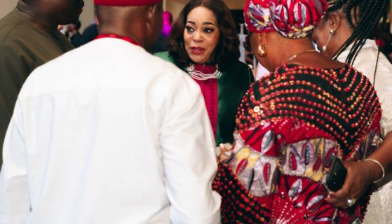 Mme Amaka Onwughalu, a reçu le prix de la Femme de l&rsquo;année lors de la 5e édition des prix Anambra Man of the Year (AMTY). (photos)