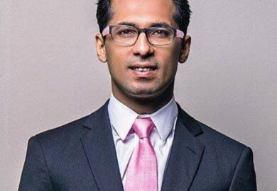 Mohammed « Mo » Gulamabbas Dewji, homme d’affaires, investisseur, philanthrope et ancien homme politique tanzanien.