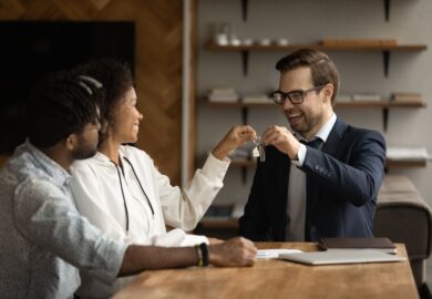 Peut-on changer d’agence immobilière après la visite ?