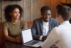 Donner son bien immobilier en gestion locative, est-ce une bonne idée ?