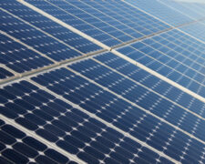 Est-ce que les groupes électrogènes solaires sont fiables ?