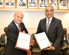 Financement des projets de constructions d&rsquo;Agora et du métro d&rsquo;Abidjan : La Côte d&rsquo;Ivoire et la France signent deux conventions de 23 milliards FCFA. (photos)