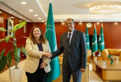 Le président de la Commission de l&rsquo;Union africaine, a reçu Mme Kirsty McNeill, ministre de l&rsquo;État pour le développement international du Royaume-Uni. (photos)