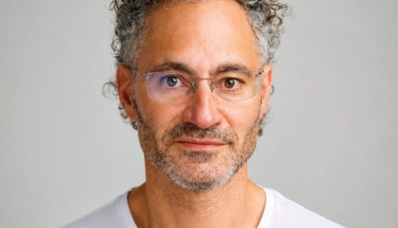 Alex Karp est en passe de devenir le premier milliardaire noir américain à atteindre une fortune de 20 milliards de dollars, grâce à la flambée des actions de Palantir.