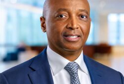 Un tribunal tanzanien rejette la plainte de 195 millions de dollars du groupe Pula contre des entreprises liées à Motsepe.