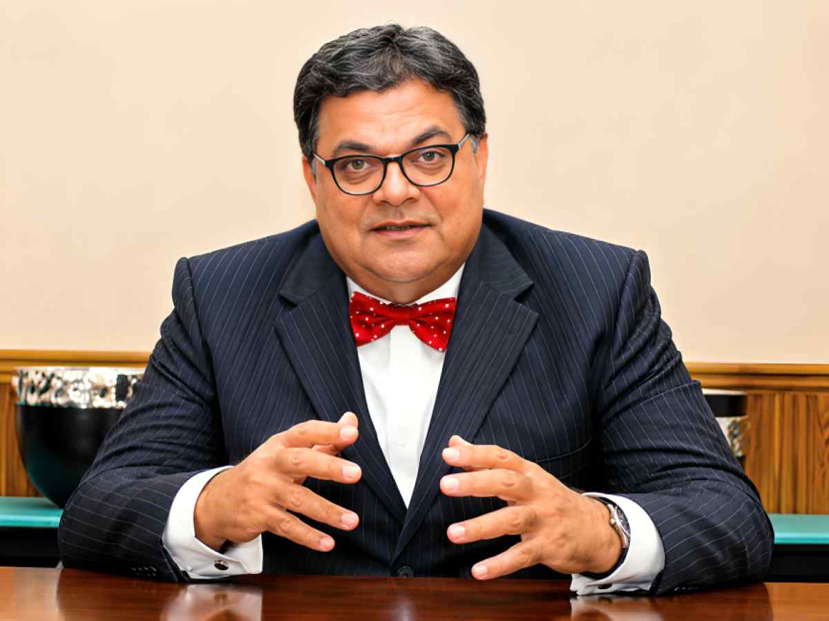 La participation de l&rsquo;homme d&rsquo;affaires angolais Carlos Vicente dans la Standard Bank mise en vente pour 261 millions de dollars.