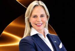 La banquière sud-africaine Emrie Brown perçoit une rémunération de 2,9 millions de dollars chez FirstRand.