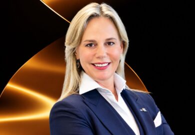 La banquière sud-africaine Emrie Brown perçoit une rémunération de 2,9 millions de dollars chez FirstRand.